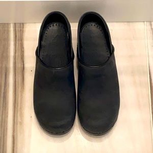 NWOT Women’s Sanita shoes size 38